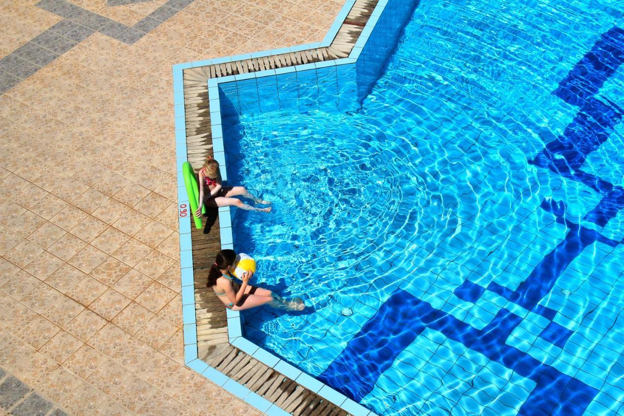 Alkionis Beach Hotel Apartments Sfakaki Exterior photo